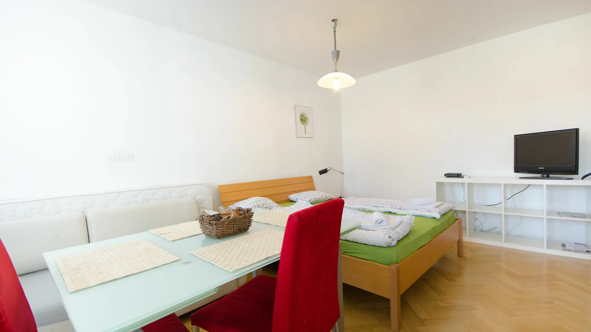 Rooms Sincere 1830 Ljubljana 2*,